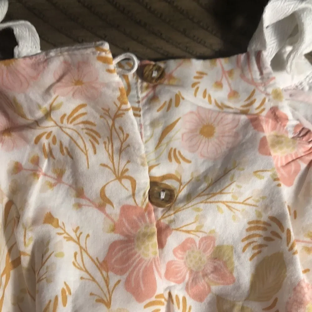 NWT Organic Cotton Floral Ruffle 3 snap Romper. Soft! 0-3 months.